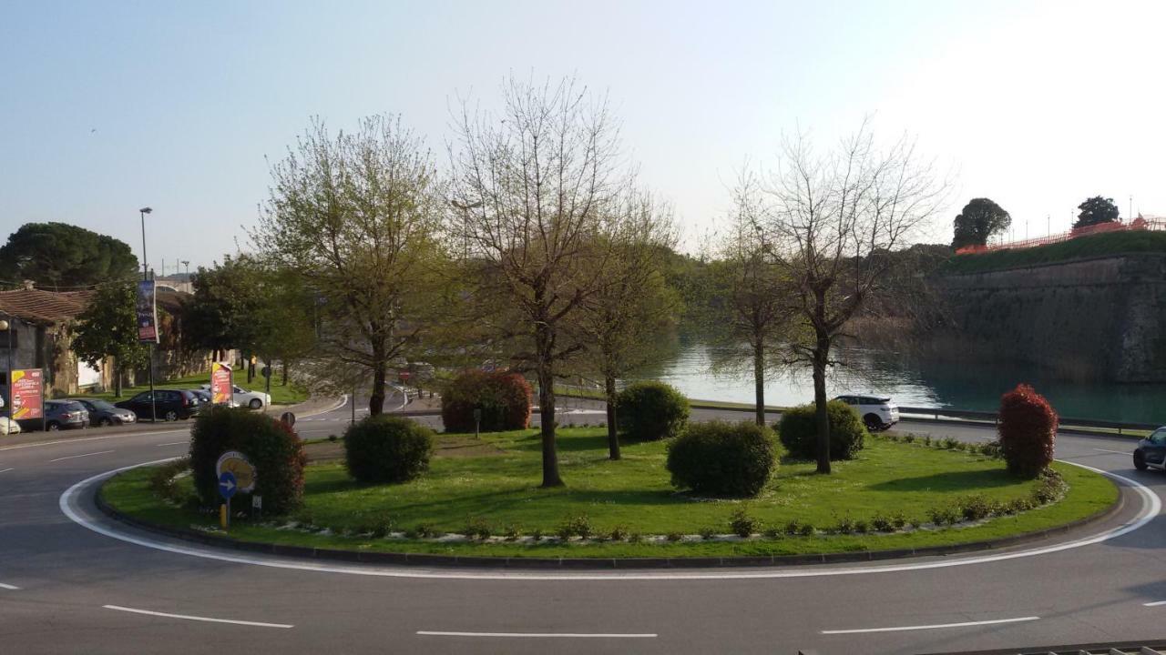 Lake Moments Peschiera del Garda Exterior photo
